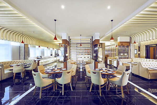 International Lunch and Dinner Buffet at Royale