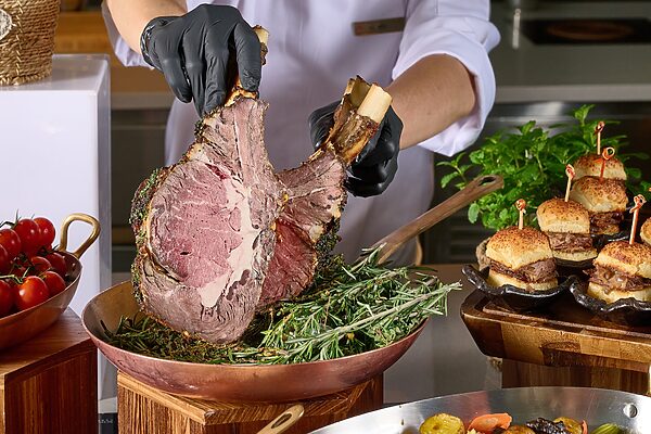 Chocolate and Beef Weekend Buffet at CLOVE